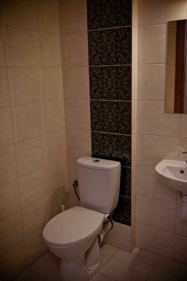 Kolumny 217- Tanie Noclegi Pracownicze, Parking Bezplatny Łódź Dış mekan fotoğraf