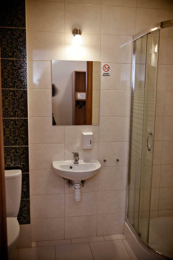 Kolumny 217- Tanie Noclegi Pracownicze, Parking Bezplatny Łódź Dış mekan fotoğraf